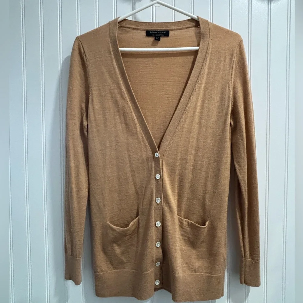 Banana Republic Camel/Tan Merino Cardigan Sweater - Picture 3 of 12
